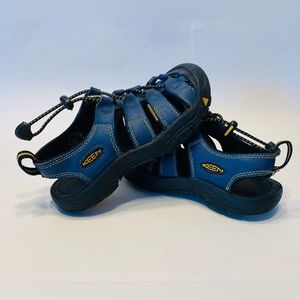 Keen Newport boys blue leather waterproof sandals. Size 1.
